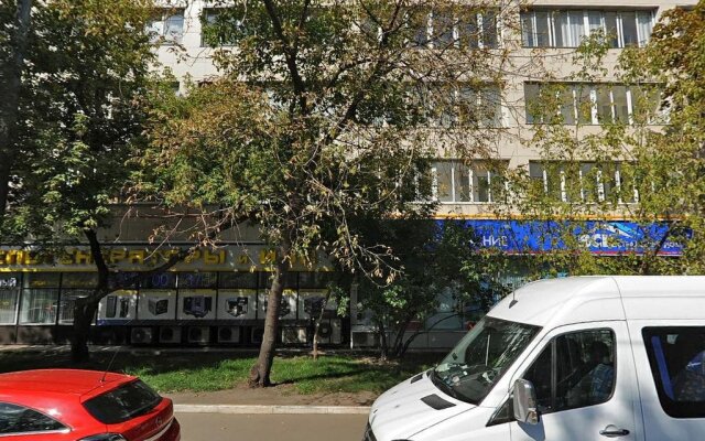Na Oruzhejnom Apartments