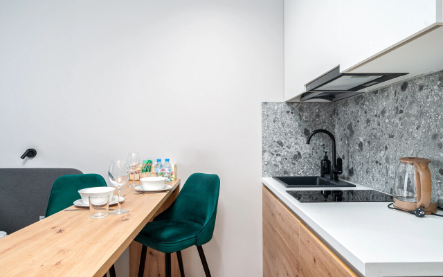 V Apart-Otele Kirovsky Avenir Apartments