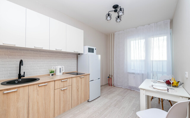 Svetlaya Uyutnaya Odnushka U Komsomolskoy Ploschadi  Apartments