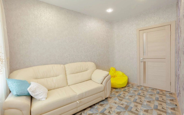 V Pereulke Parkovy 5 Flat