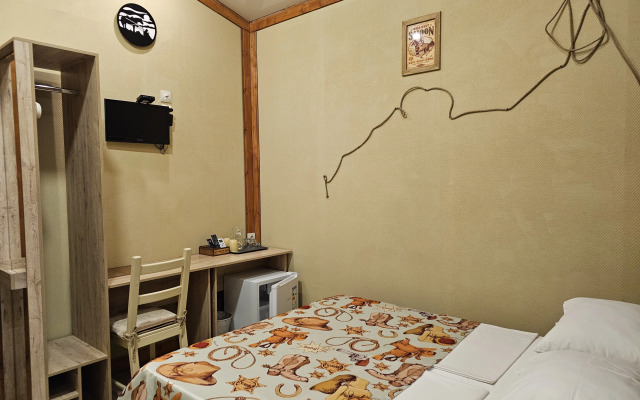 Lemon Joe Hotel