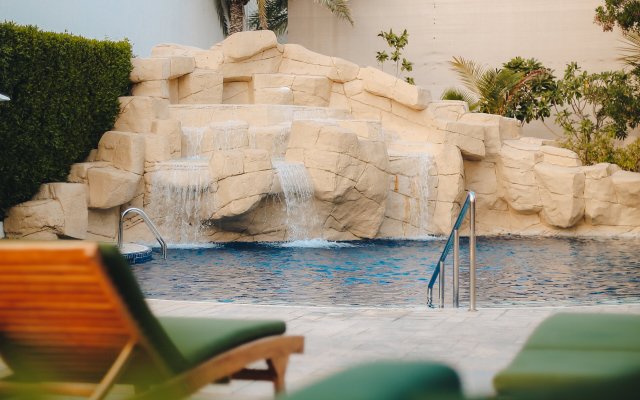 Dubai Marine Beach Resort & Spa Hotel