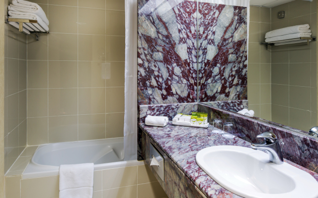 Novel City Center Hotel