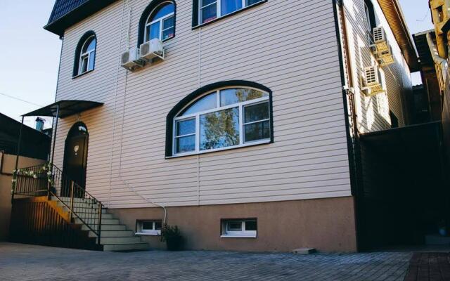 Abrikos Guest house