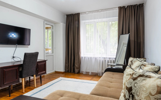3-K v Tsentre Almaty Flat