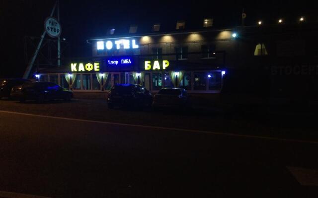 Pit-Stop M7 661km Mini-Hotel