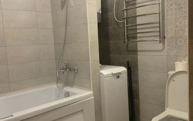 Апартаменты на Ялтинской 12А, ЖК Шато Лувр