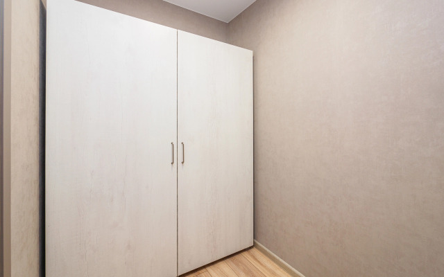 Uyutnaya v samom centre levogo berega Irtysha Flat