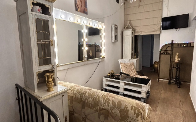 Квартира Лофт на Набережной c Отдельным Входом и 2-мя Санузлами