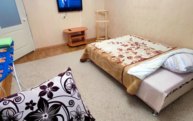 Квартира трехкомнатная  в Челнах