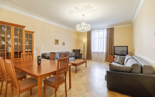 3 Spalni U Manezhnoy Ploschadi 8 gostei Apartments