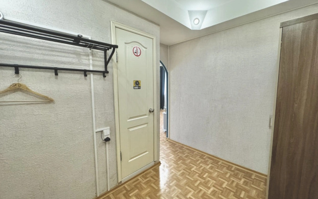 U DK Metallurgov. Barbaris One-room Apartments