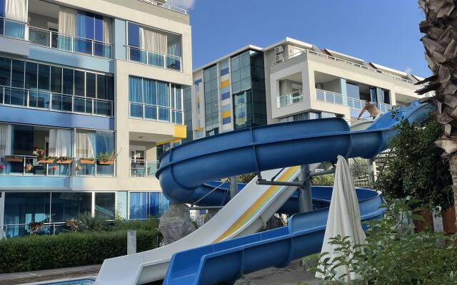 Apartaments y Morya 320 m s Balconom