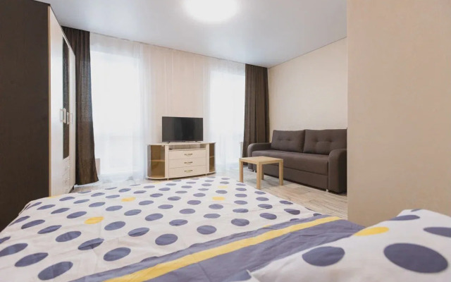 Na Ulitse Parkhomenko 156b Flat