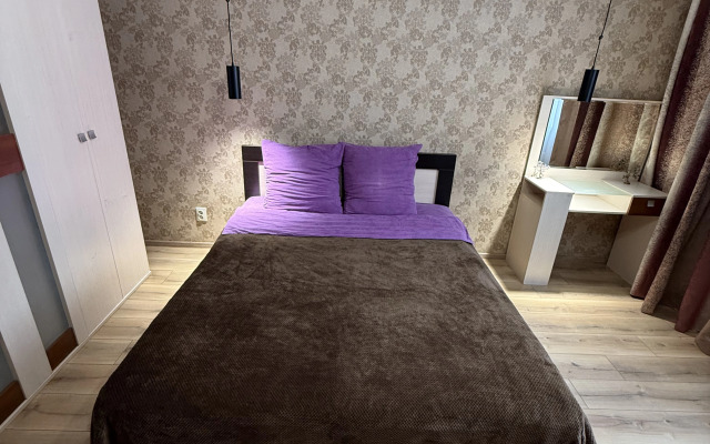 Dizaynerskaya Dvukhkomnatnaya Kvartira Flat