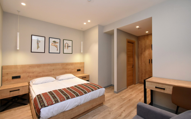 Andor Hotel