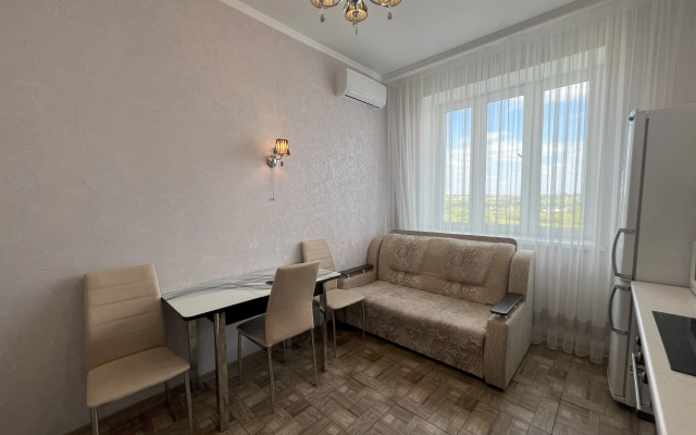 Na Ulitse Shiroko-Kholodnaya 8 Flat