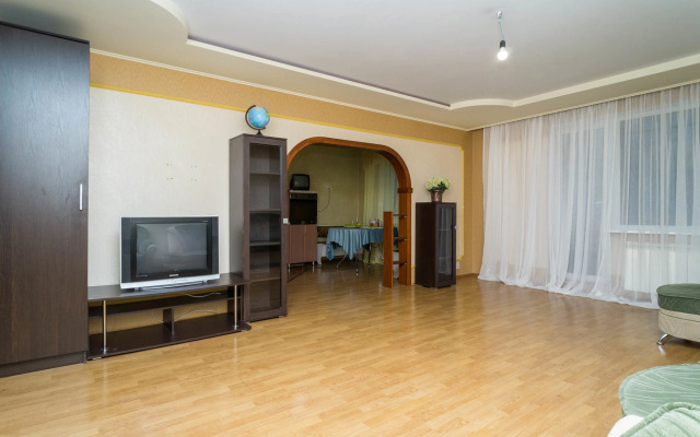 Na Ulitse Dovatora 42V Flat