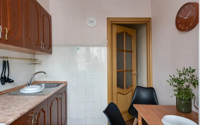 U Metro Krasnopresnenskaya Flat