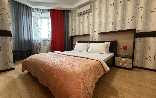 Tut Khorosho Na Surikova 53a 5 Flat