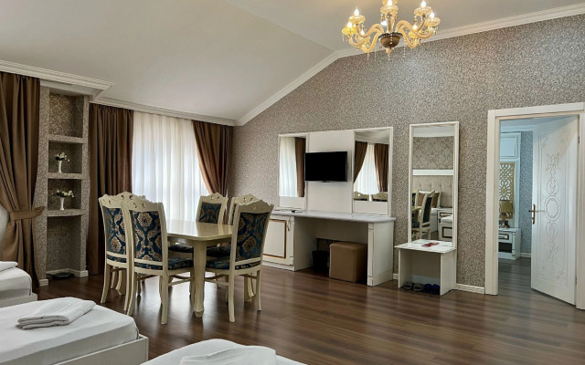 Maris Baku Hotel