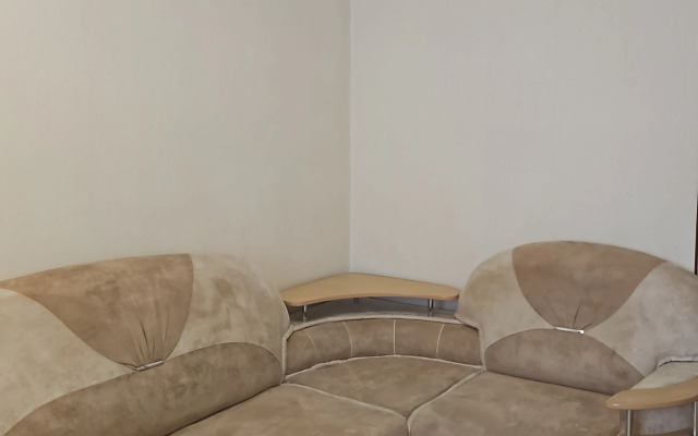 Na Izyskateley 40a Flat