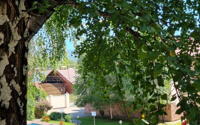 Kamenny Tsvetok Guest House