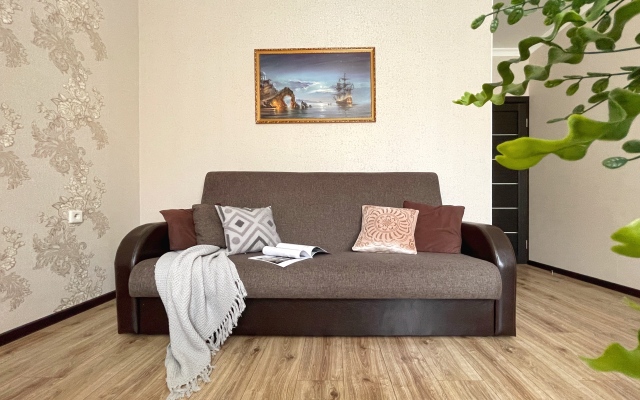 Двухкомнатные Апартаменты Люкс  на 9 человек в курортной зоне Ессентуков