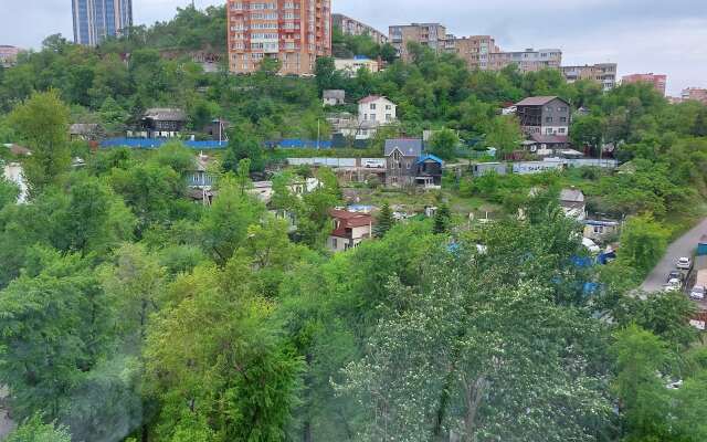 V Tsentre Goroda V Storone Ot Dorogi S Vidom Na Park Lodging House