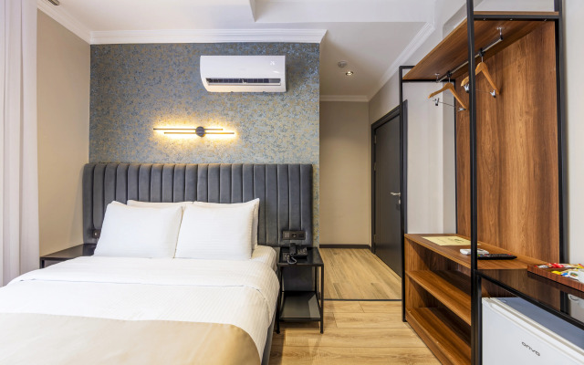 Lenora Airport Hotel