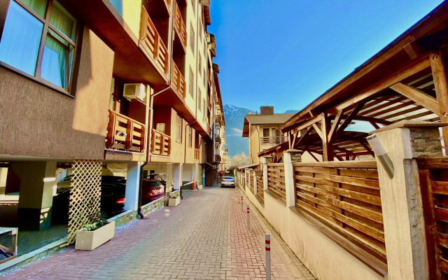Dvuhkomnatnye V Gorakh Apartments