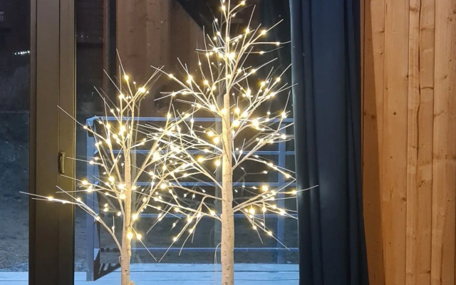 Cottage Cozy Yard Chalet