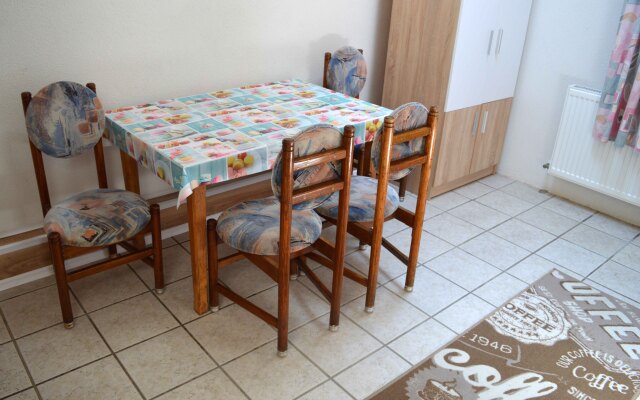 Lorabel Apartment House