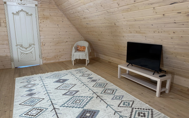 Izba Private House