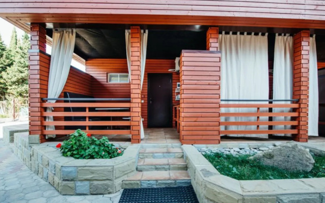 Peak Season 2 Apartments