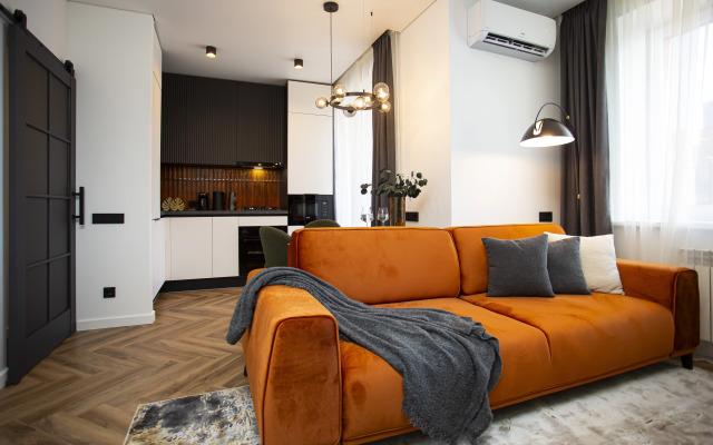 Svetlaya Prostornaya Na Varakina Flat