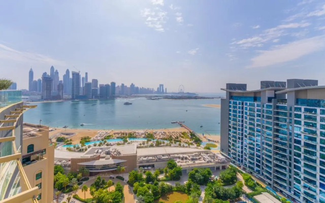 Highend Luxury Seven Palm Apartments