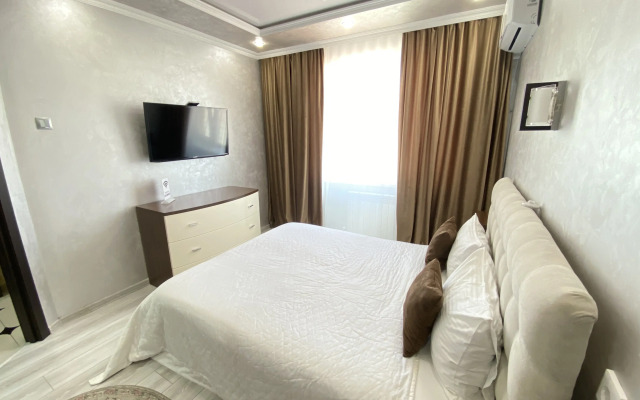 Tukhachevskogo 27/4 (Housevip26) Flat