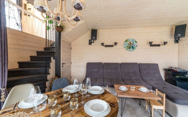 Privat House v Poselke Velikie Ozyora