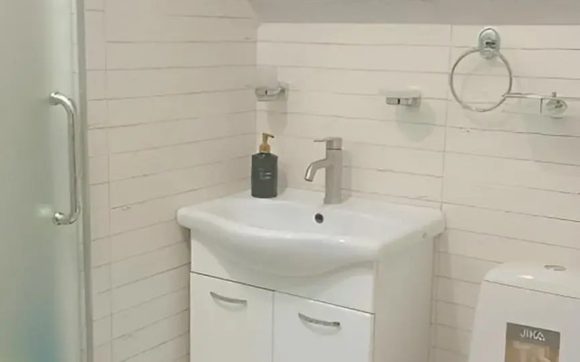 Частный дом Дом в лесу с видом на горы