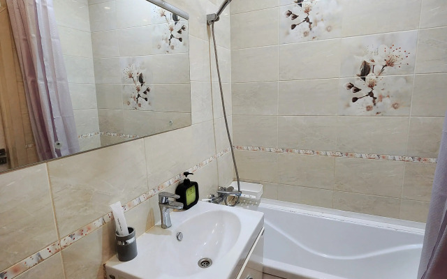 Апартаменты в Микрорайоне Дружба 4/2 (4 этаж)