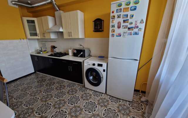 Avgusta Bebelya 16 Apartments