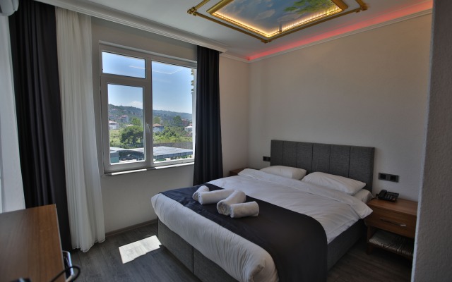 Black Pearly Hotel