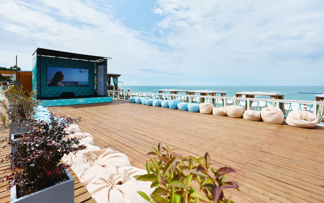 Greys Lazur Hotel