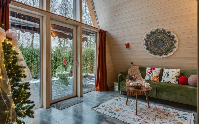 Частный дом Увеличенный А-фрейм Сад с баней и чаном