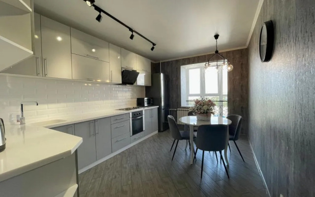 Апартаменты Аврора ул. Розы Люксембург 33, 17 этаж