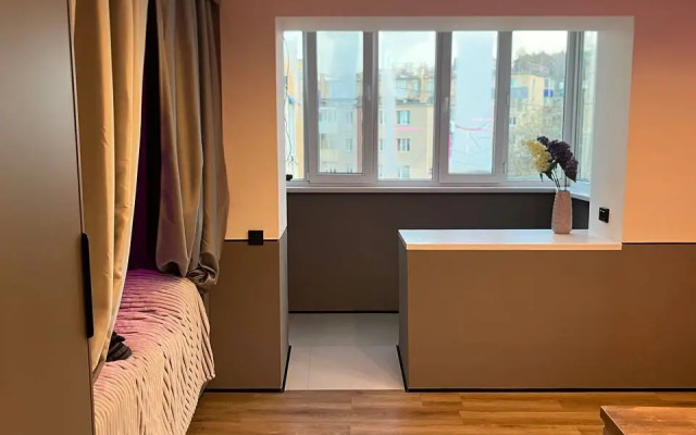 Stilnaya Sovremennaya Kvartira S Alisoy Flat