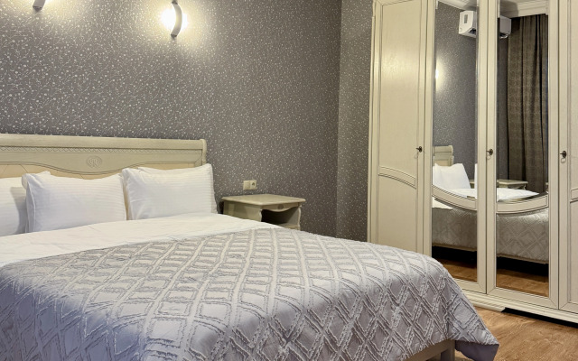 Trekhkomnatnaya Ryadom S Parkom Flat