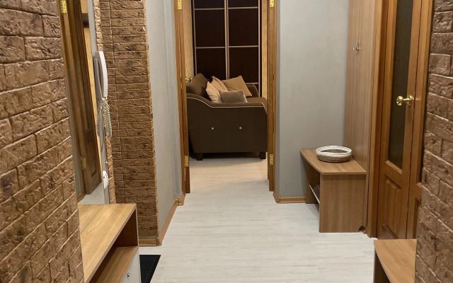 2 Komnatnaya Na 6 Gostey Flat