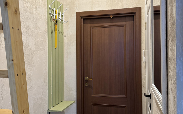 Dvukhurovnevye Apartamenty Oranzhevye Poyuschie Fontany Apartments